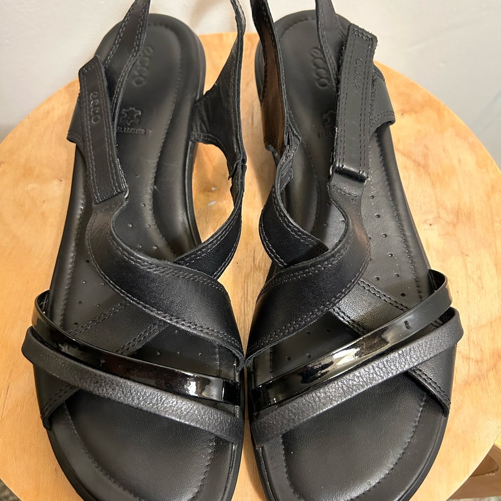 New women's leather summer sandals.Ecco brand.Size9(42).$50.